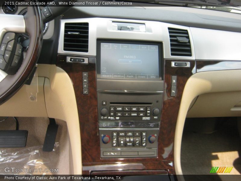 Controls of 2011 Escalade AWD