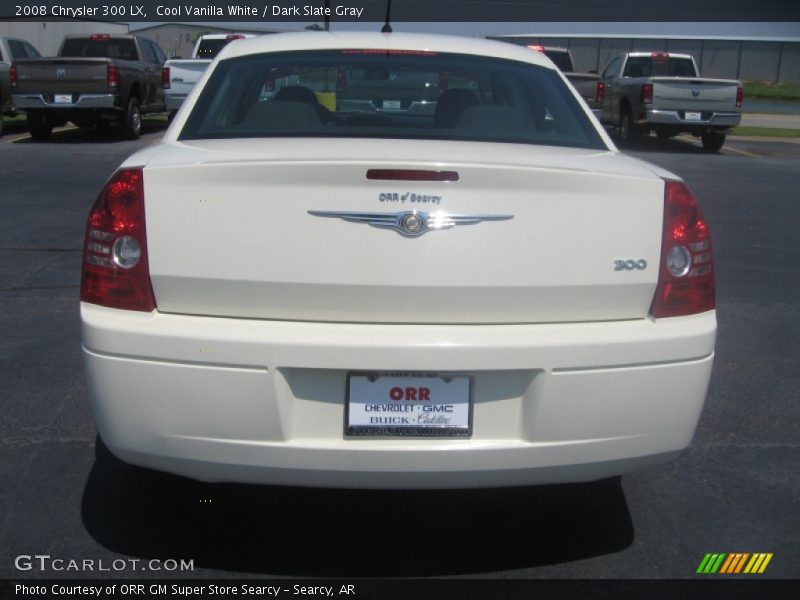 Cool Vanilla White / Dark Slate Gray 2008 Chrysler 300 LX