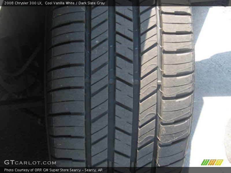 Cool Vanilla White / Dark Slate Gray 2008 Chrysler 300 LX