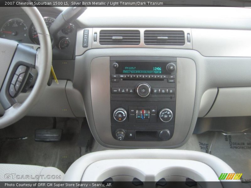 Silver Birch Metallic / Light Titanium/Dark Titanium 2007 Chevrolet Suburban 1500 LS