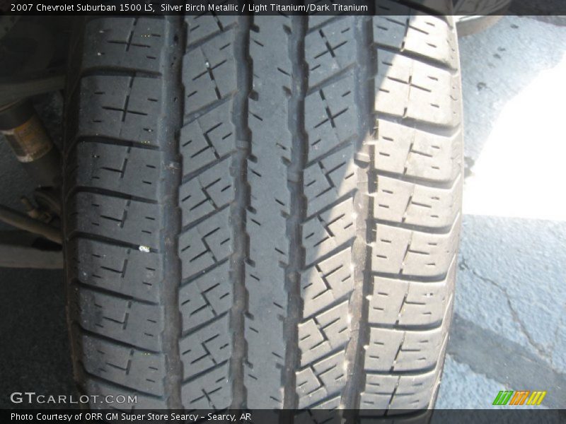 Silver Birch Metallic / Light Titanium/Dark Titanium 2007 Chevrolet Suburban 1500 LS