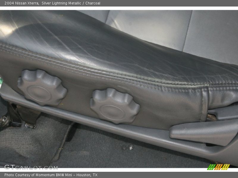 Silver Lightning Metallic / Charcoal 2004 Nissan Xterra