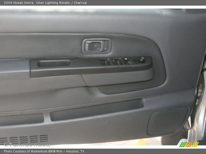 Silver Lightning Metallic / Charcoal 2004 Nissan Xterra