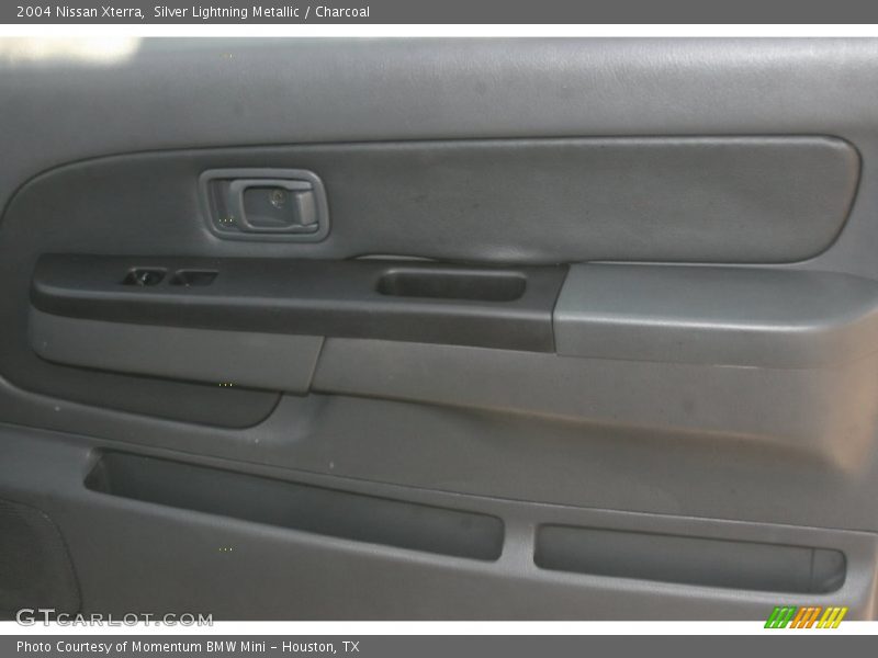 Silver Lightning Metallic / Charcoal 2004 Nissan Xterra