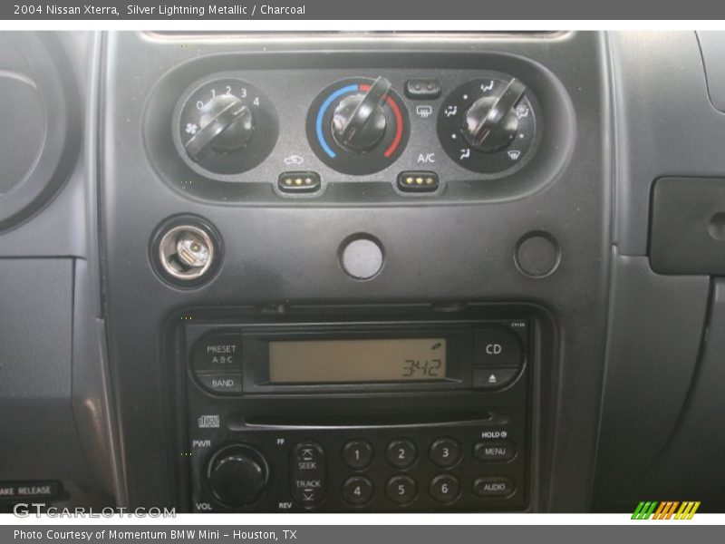 Silver Lightning Metallic / Charcoal 2004 Nissan Xterra