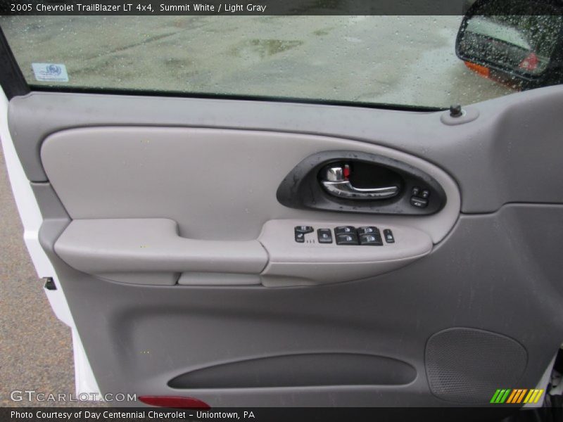 Summit White / Light Gray 2005 Chevrolet TrailBlazer LT 4x4