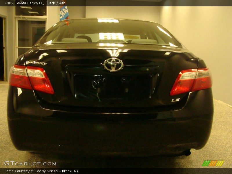 Black / Ash 2009 Toyota Camry LE