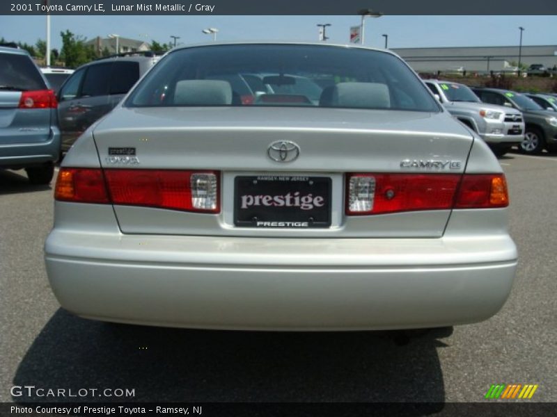 Lunar Mist Metallic / Gray 2001 Toyota Camry LE
