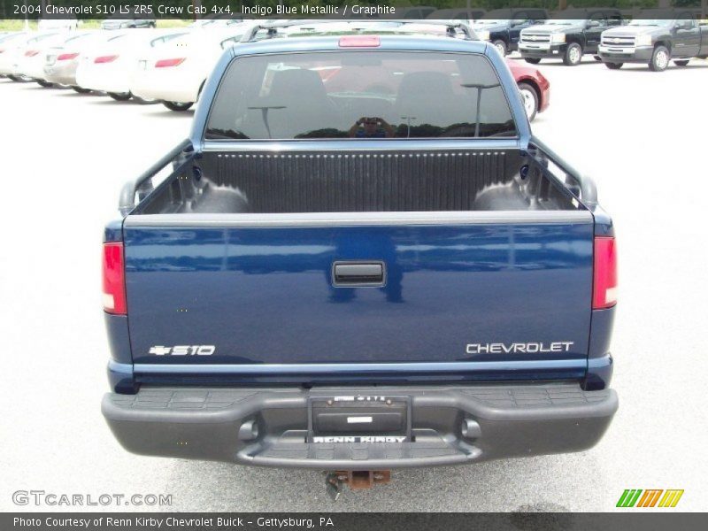 Indigo Blue Metallic / Graphite 2004 Chevrolet S10 LS ZR5 Crew Cab 4x4