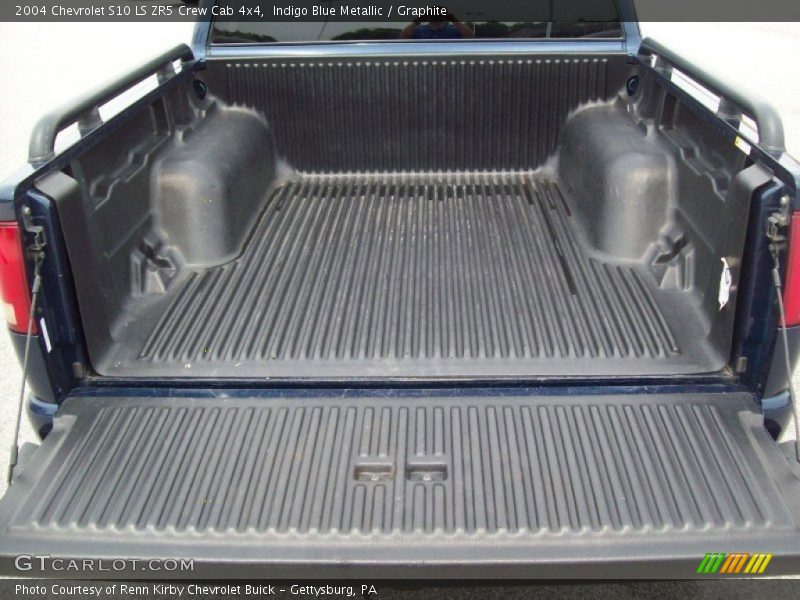  2004 S10 LS ZR5 Crew Cab 4x4 Trunk