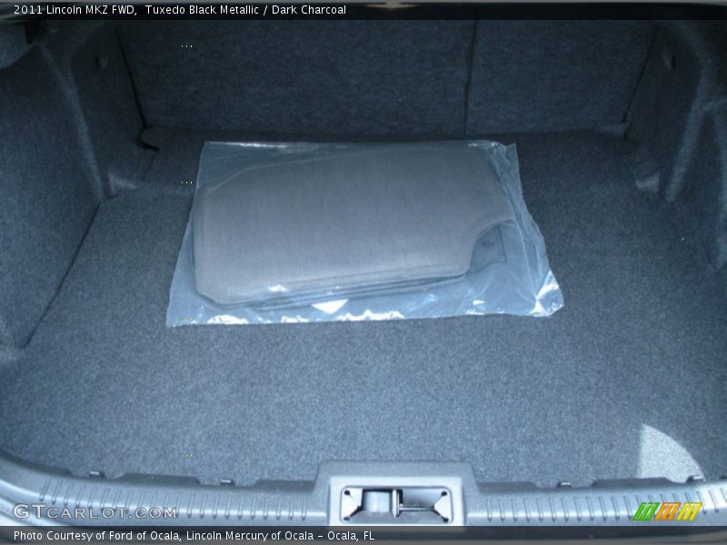 Tuxedo Black Metallic / Dark Charcoal 2011 Lincoln MKZ FWD