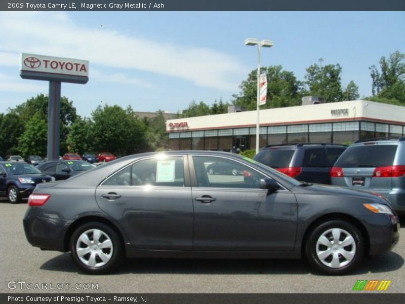 Magnetic Gray Metallic / Ash 2009 Toyota Camry LE