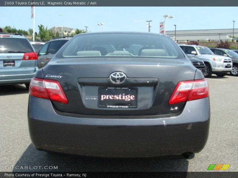 Magnetic Gray Metallic / Ash 2009 Toyota Camry LE