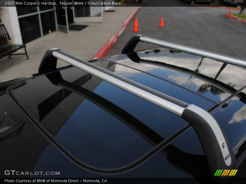 Pepper White / Grey/Carbon Black 2007 Mini Cooper S Hardtop