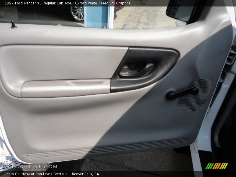 Oxford White / Medium Graphite 1997 Ford Ranger XL Regular Cab 4x4