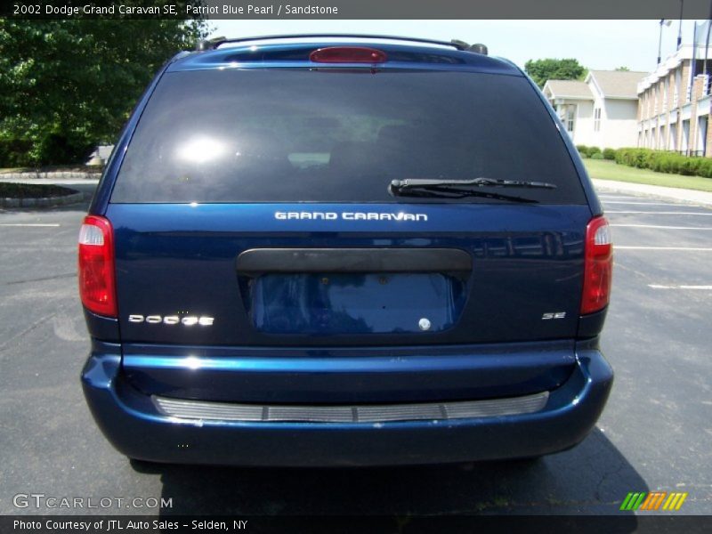 Patriot Blue Pearl / Sandstone 2002 Dodge Grand Caravan SE