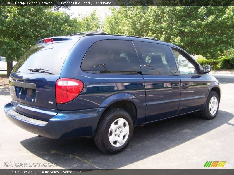 Patriot Blue Pearl / Sandstone 2002 Dodge Grand Caravan SE