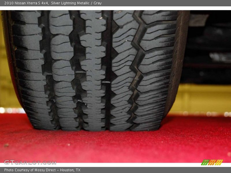 Silver Lightning Metallic / Gray 2010 Nissan Xterra S 4x4