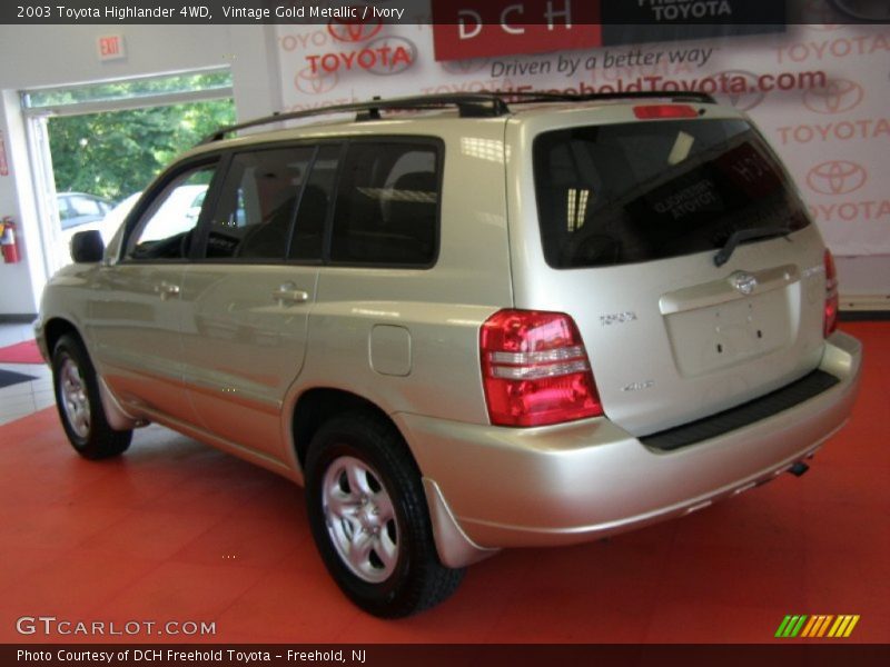 Vintage Gold Metallic / Ivory 2003 Toyota Highlander 4WD