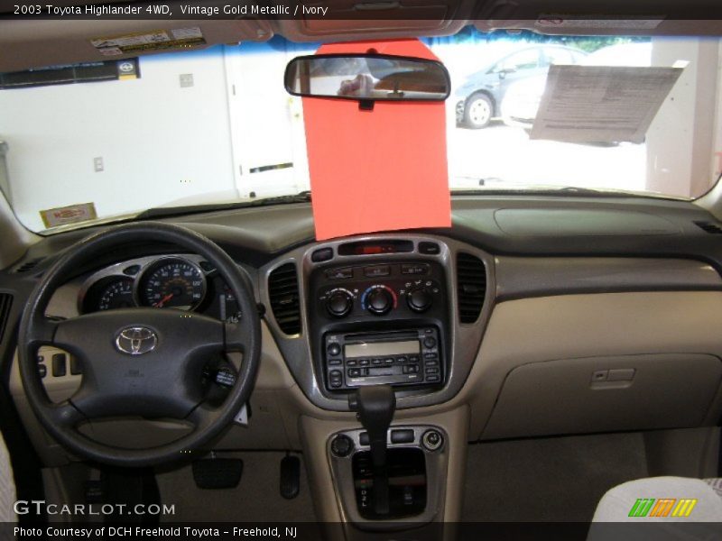 Vintage Gold Metallic / Ivory 2003 Toyota Highlander 4WD