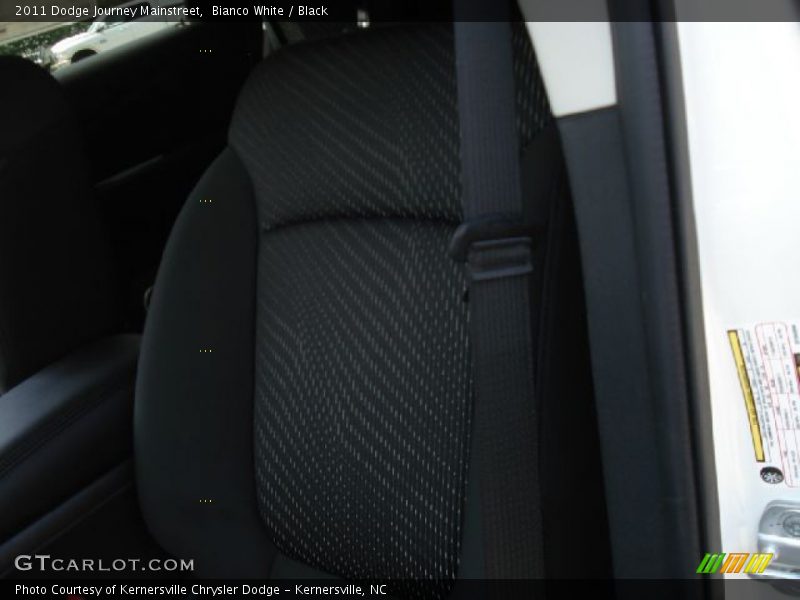 Bianco White / Black 2011 Dodge Journey Mainstreet