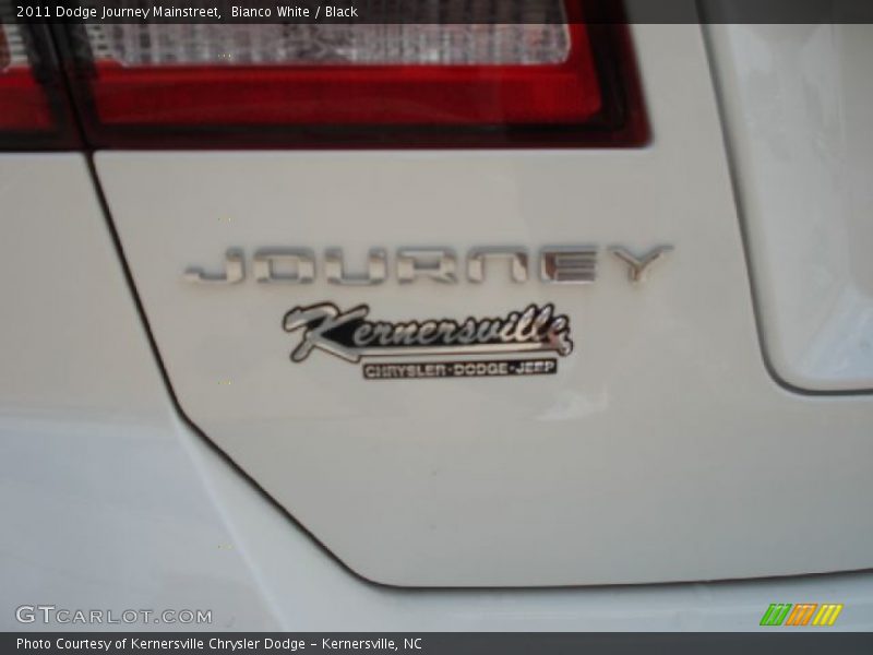Bianco White / Black 2011 Dodge Journey Mainstreet