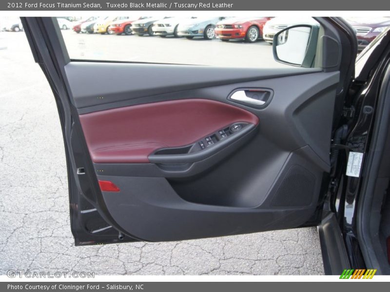 Door Panel of 2012 Focus Titanium Sedan