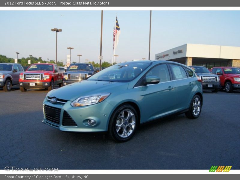 Front 3/4 View of 2012 Focus SEL 5-Door