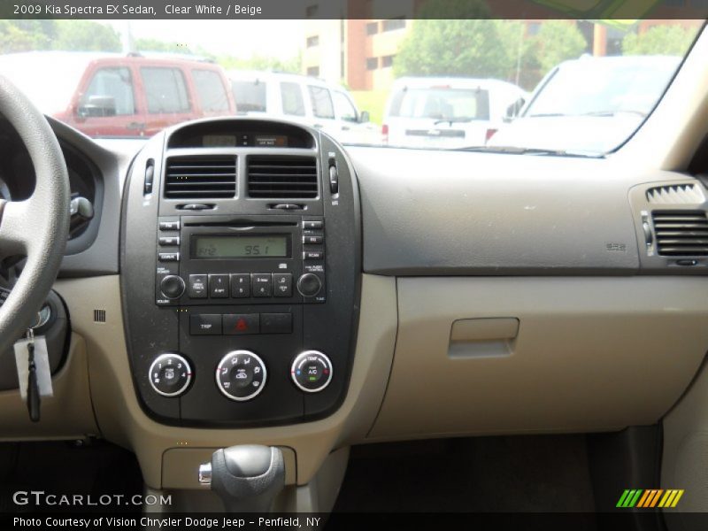 Clear White / Beige 2009 Kia Spectra EX Sedan