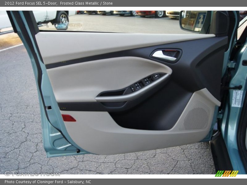 Door Panel of 2012 Focus SEL 5-Door