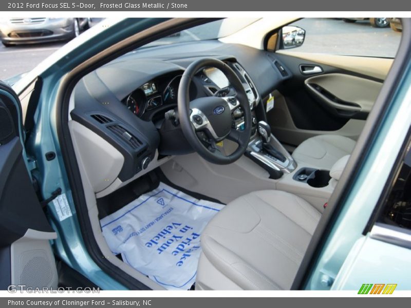  2012 Focus SEL 5-Door Stone Interior