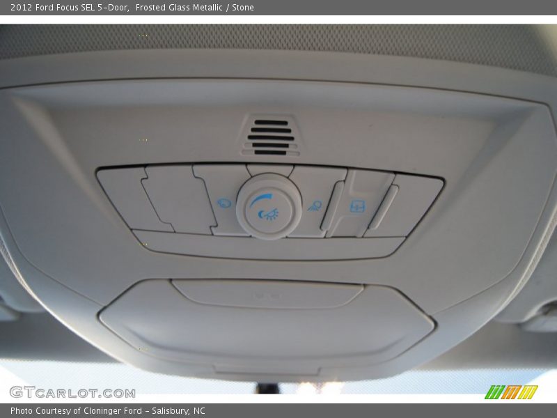 Controls of 2012 Focus SEL 5-Door
