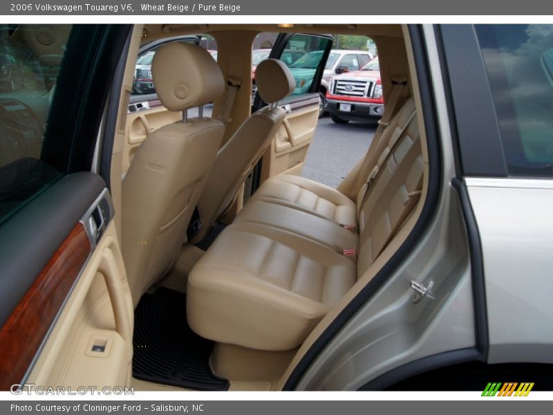Wheat Beige / Pure Beige 2006 Volkswagen Touareg V6