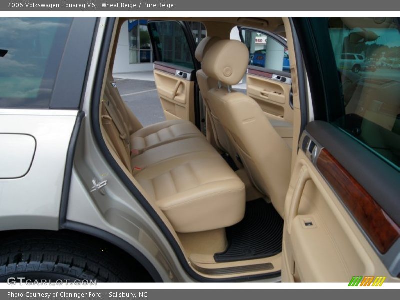 Wheat Beige / Pure Beige 2006 Volkswagen Touareg V6