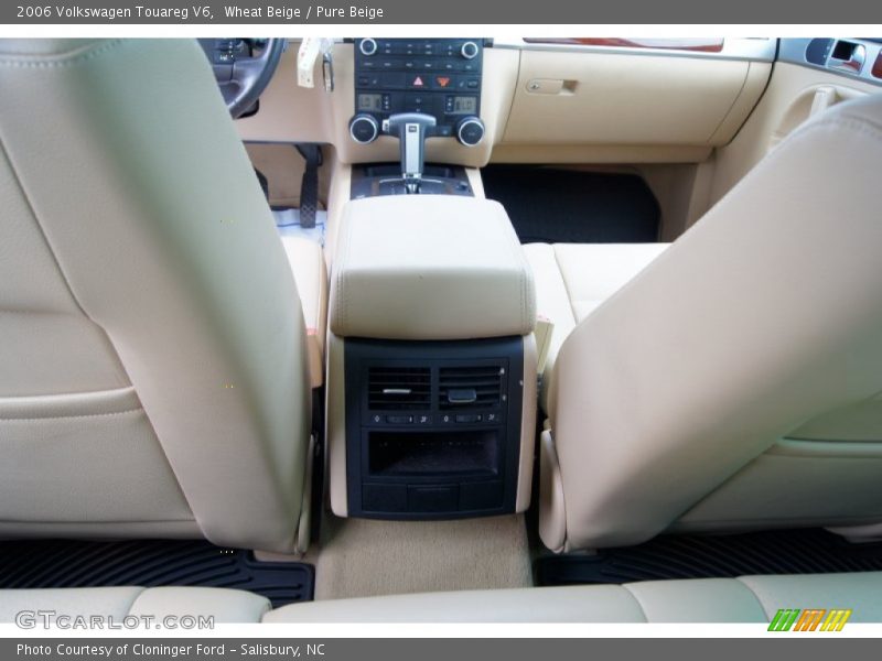Wheat Beige / Pure Beige 2006 Volkswagen Touareg V6