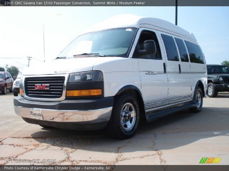 Summit White / Medium Pewter 2005 GMC Savana Van 1500 Passenger Conversion