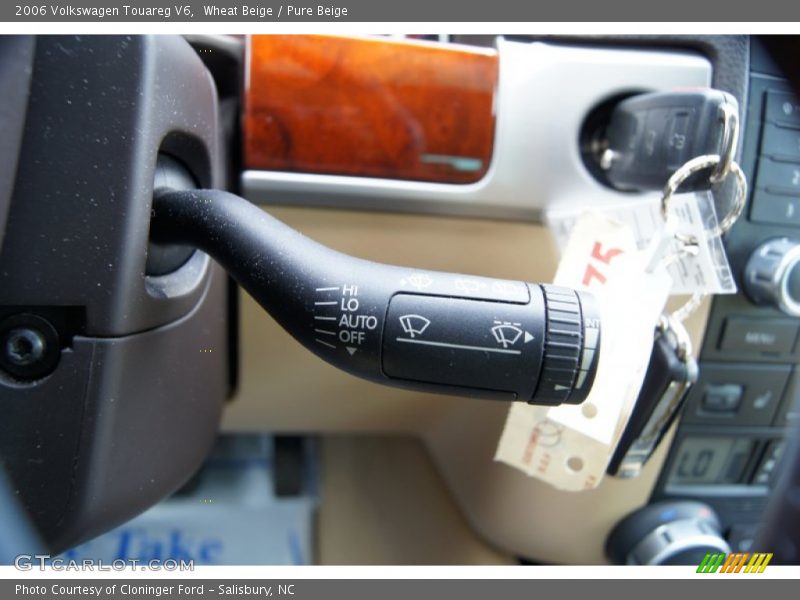 Wheat Beige / Pure Beige 2006 Volkswagen Touareg V6