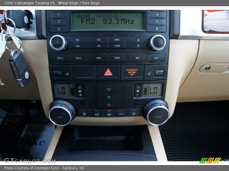 Wheat Beige / Pure Beige 2006 Volkswagen Touareg V6