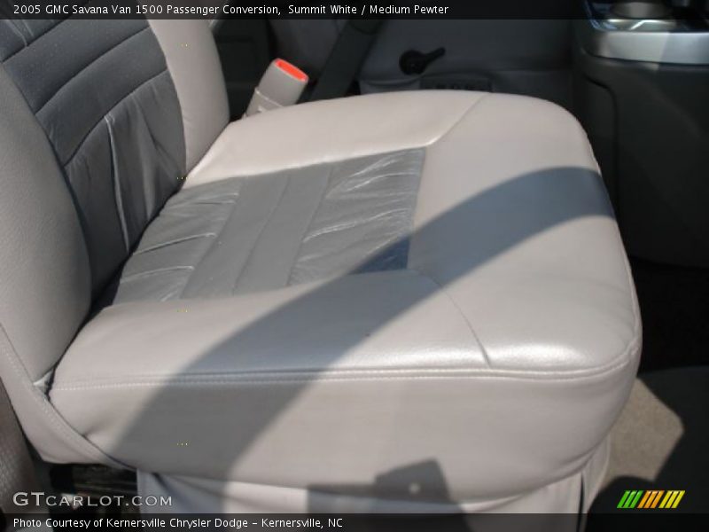 Summit White / Medium Pewter 2005 GMC Savana Van 1500 Passenger Conversion