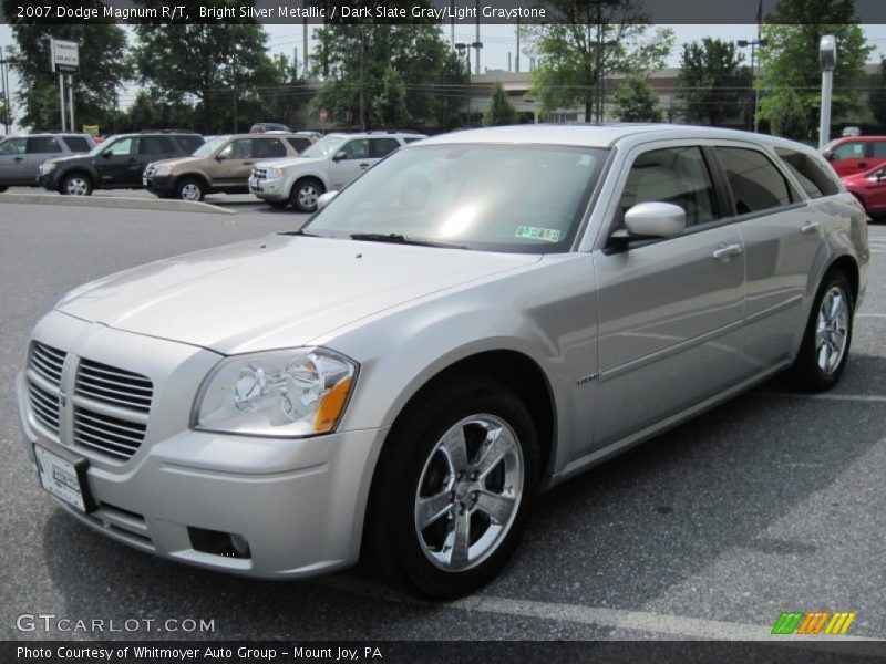 Front 3/4 View of 2007 Magnum R/T