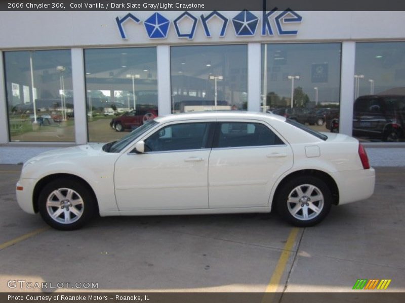 Cool Vanilla / Dark Slate Gray/Light Graystone 2006 Chrysler 300