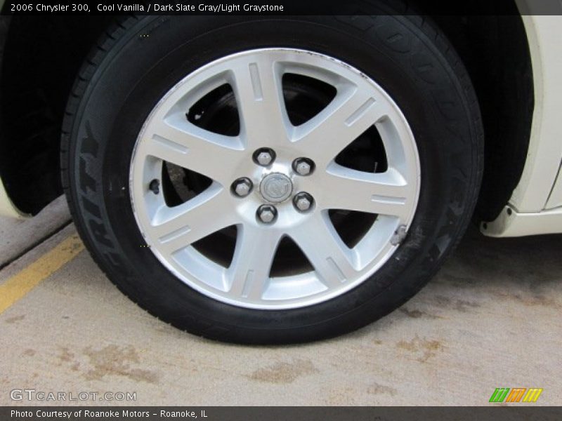 Cool Vanilla / Dark Slate Gray/Light Graystone 2006 Chrysler 300
