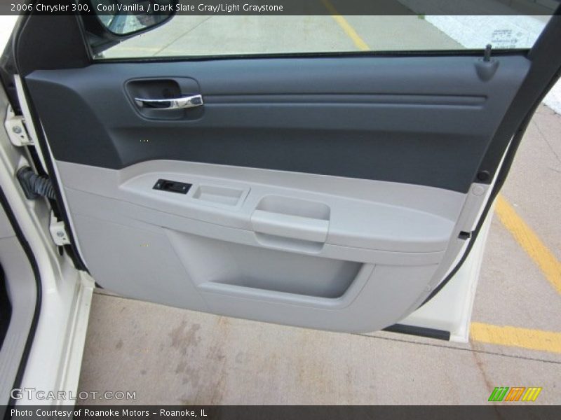 Cool Vanilla / Dark Slate Gray/Light Graystone 2006 Chrysler 300