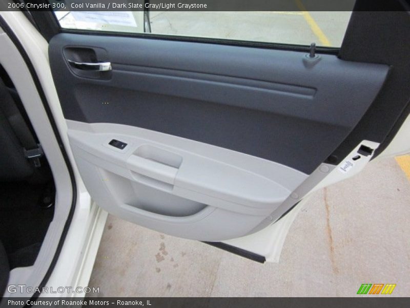 Cool Vanilla / Dark Slate Gray/Light Graystone 2006 Chrysler 300