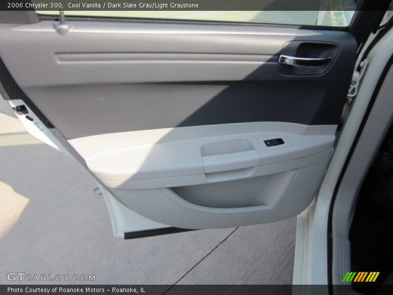 Cool Vanilla / Dark Slate Gray/Light Graystone 2006 Chrysler 300