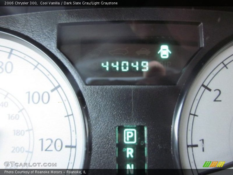 Cool Vanilla / Dark Slate Gray/Light Graystone 2006 Chrysler 300