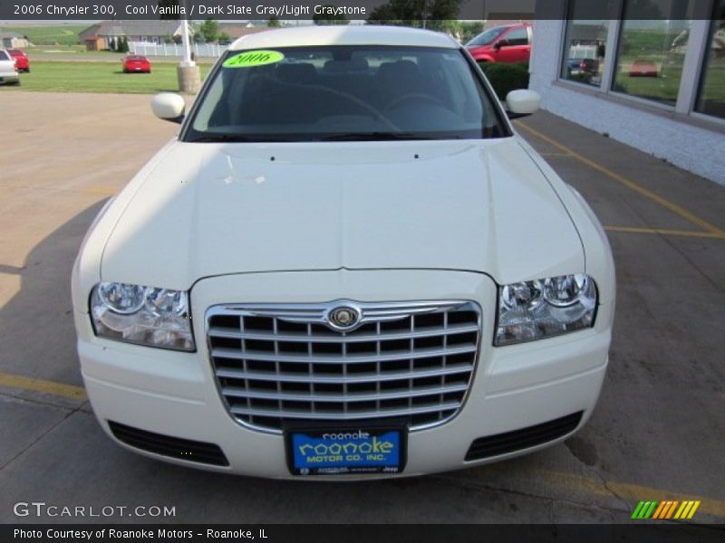 Cool Vanilla / Dark Slate Gray/Light Graystone 2006 Chrysler 300