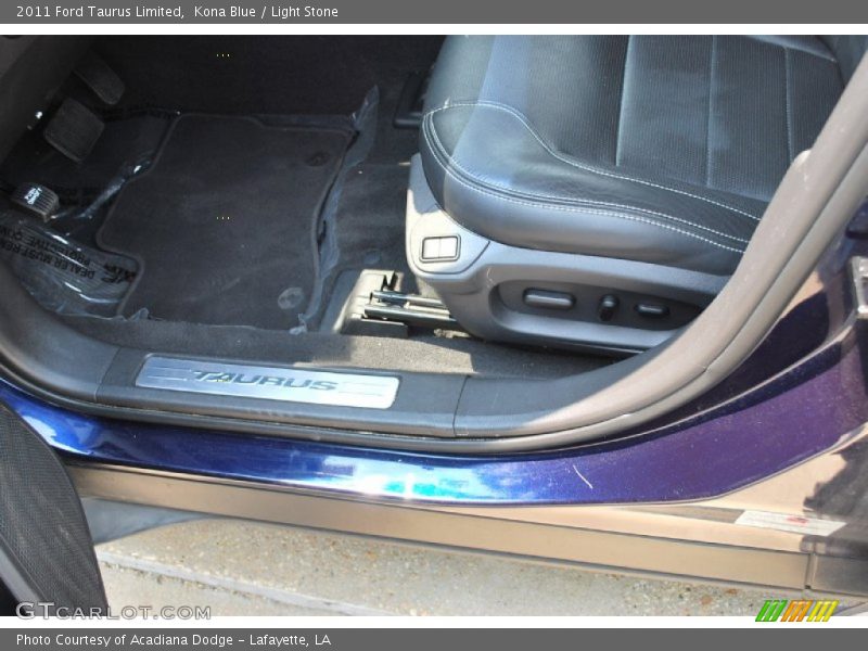 Kona Blue / Light Stone 2011 Ford Taurus Limited