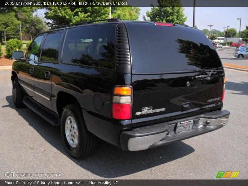Black / Gray/Dark Charcoal 2005 Chevrolet Suburban 1500 LS 4x4