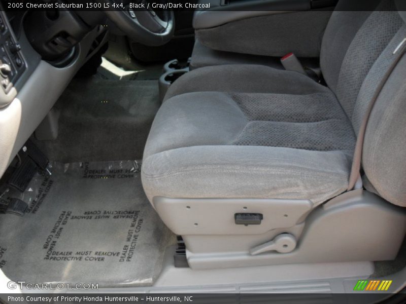 Black / Gray/Dark Charcoal 2005 Chevrolet Suburban 1500 LS 4x4